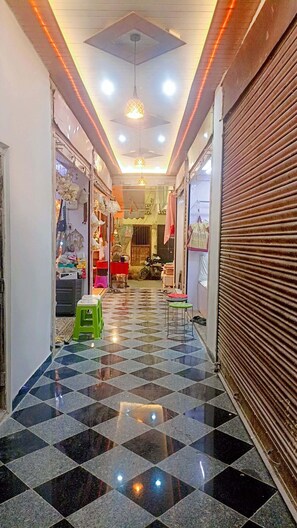 Front of property - Shree KB Guest House (Varanasi)