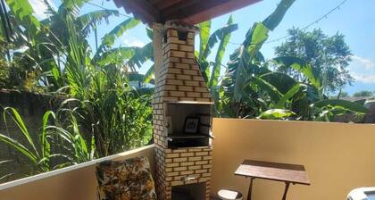 House with backyard and barbecue in Angra dos Reis, near Parque Mambucaba beach