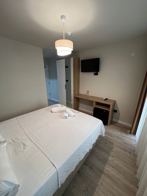 Desk, laptop workspace, free WiFi - Çam otel (Altinoluk)