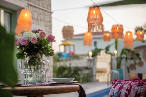 75-英寸等离子电视（配备卫星频道）