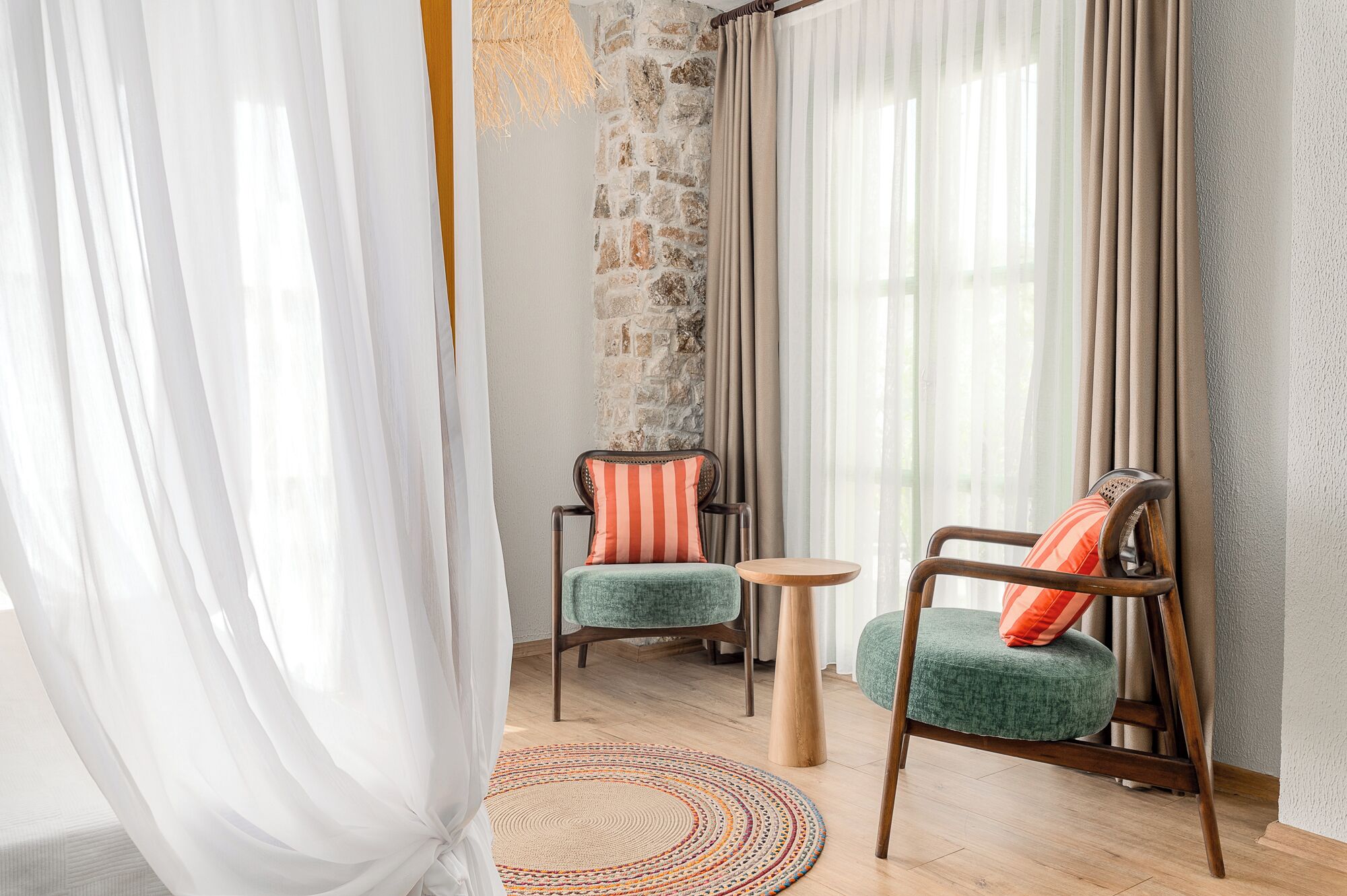 Deluxe Romantic Oda | Living area | 75-inch plasma TV with satellite channels