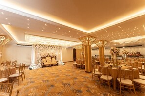 Dining - Grand Minaro  (Welipillawa)