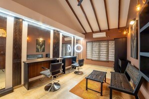 Interior - Grand Minaro  (Welipillawa)
