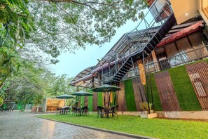 Front of property - Grand Minaro (Welipillawa)