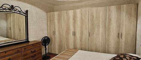 Suite, 1 King Bed, Housekeeping | Free WiFi