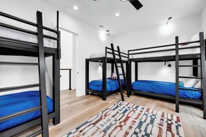 5 Schlafzimmer, Bügeleisen/Bügelbrett, WLAN, Bettwäsche