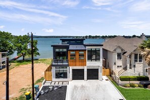 Exterior - Lakefront Stay for 16 w/Pool, Dock, & Game Room! (Granite Shoals)