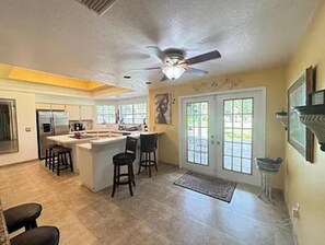 Microwave, oven, stovetop, dishwasher - Spacious 5-bedroom house in amazing Odessa, 1 acre, Lake Front (Odessa)