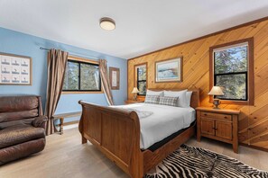 4 室のベッドルーム、旅行用ベビーベッド、WiFi、ベッドシーツ