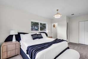 Luksushus, 4 soverom, privat basseng, hageutsikt | Sengetøy av topp kvalitet, strykejern/-brett og wi-fi (inkludert)