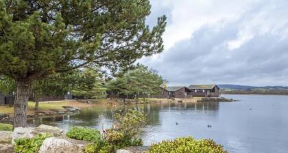 Tranquil Pine Lake Cabin Getaway – Indoor Pool, Gym & Onsite Dining