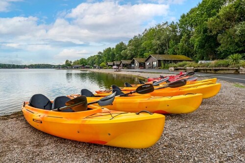 Tranquil Pine Lake Cabin Getaway – Indoor Pool, Gym & Onsite Dining