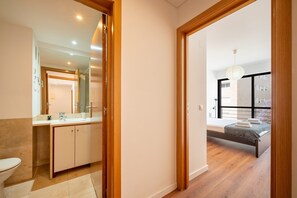 1 bedroom, iron/ironing board, internet, bed sheets