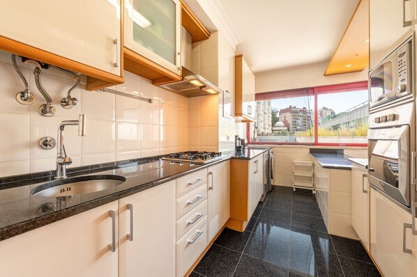 Fridge, microwave, oven, stovetop