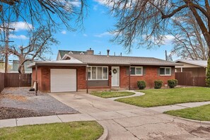 Exterior - Extended stay work from home detached office 3-bedroom house in  Ogden WiFi. (Ogden)