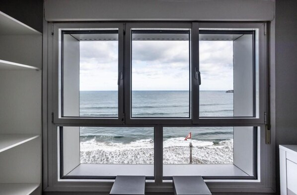 Interior - Cantabrian Sunrise (Gijón)