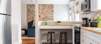2 Stylish Apartments Near Wharf, Shops & Brewer’s