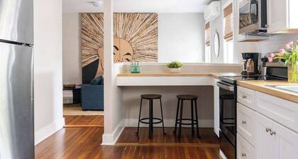 2 Stylish Apartments Near Wharf, Shops & Brewerâs