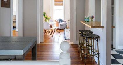 2 Stylish Apartments Near Wharf, Shops & Brewer’s