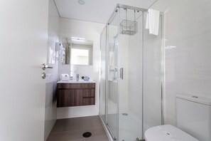 Shower, hair dryer, towels - GuestReady - GuestHouse Passal - Sta Maria Studio (Ponta Delgada)