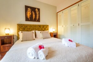 3 bedrooms, iron/ironing board, Internet, bed sheets