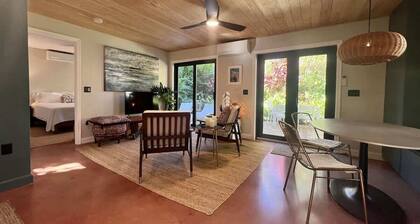 Casita Atala - Nestle into a Tropical Designer Retreat with Shared Pool