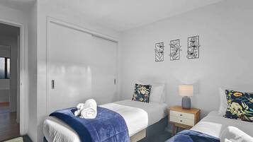 3 室のベッドルーム、アイロン / アイロン台、旅行用ベビーベッド、WiFi