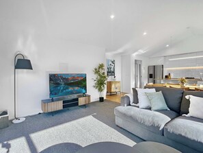 صورة غير مصنفة، 3 من 40، زرّ