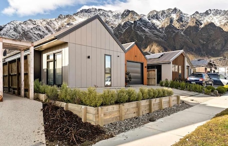 Extérieur. Sunny Home Minutes to Remarkables Ski Field