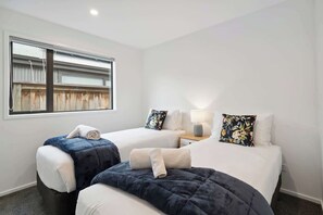 3 dormitorios, tabla de planchar con plancha, cuna de viaje y wifi