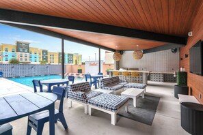 Outdoor dining - Creekside Modern - Community Pool | Ping Pong (New Braunfels)