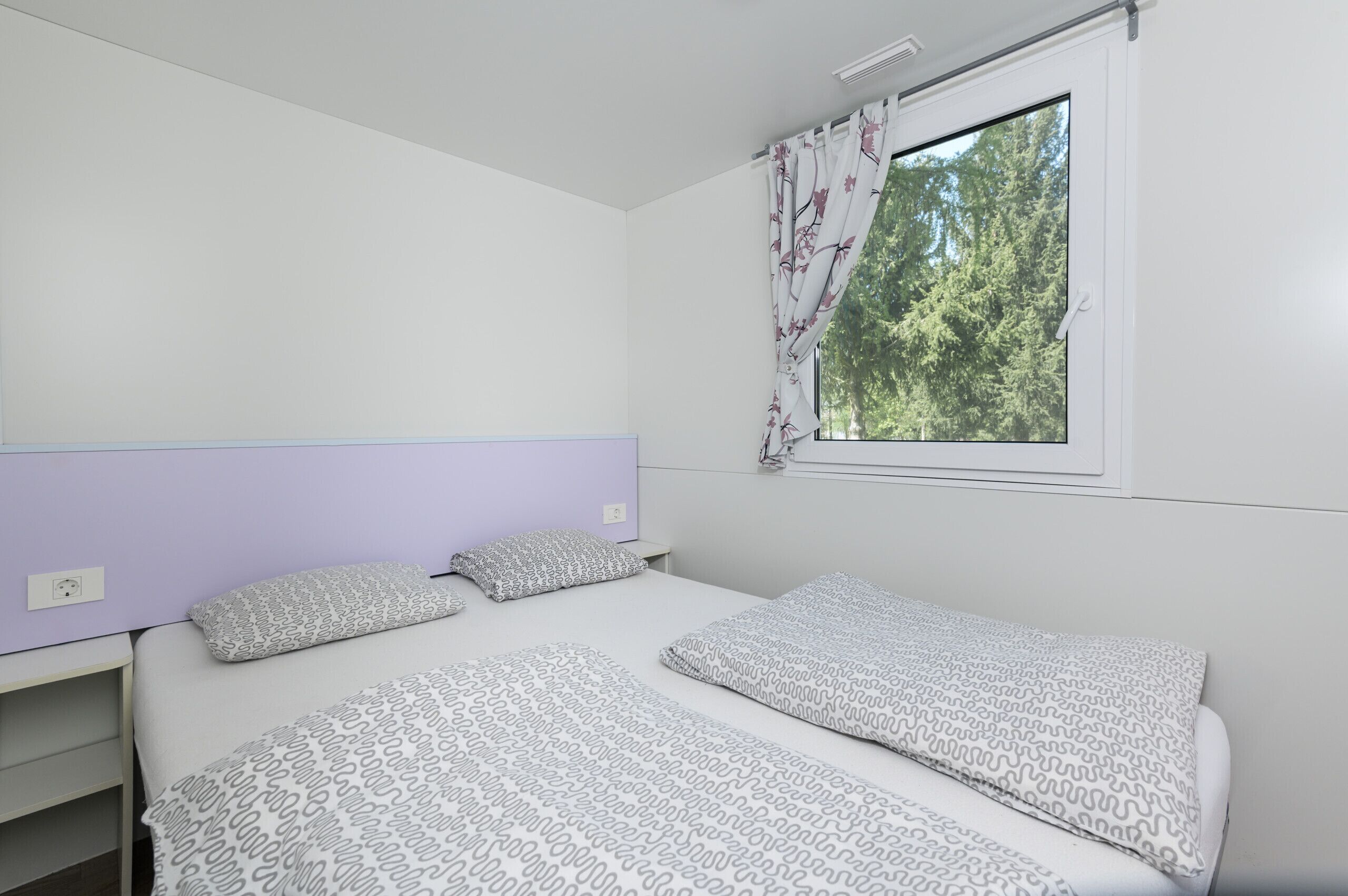 3 bedrooms, bed sheets