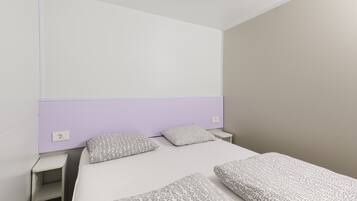 2 bedrooms, bed sheets