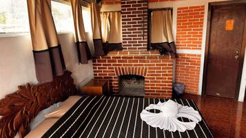 Comfort Room, Balcony, Lake View