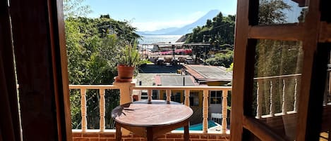 Classic Room, Balcony, Lake View | Teres/patio