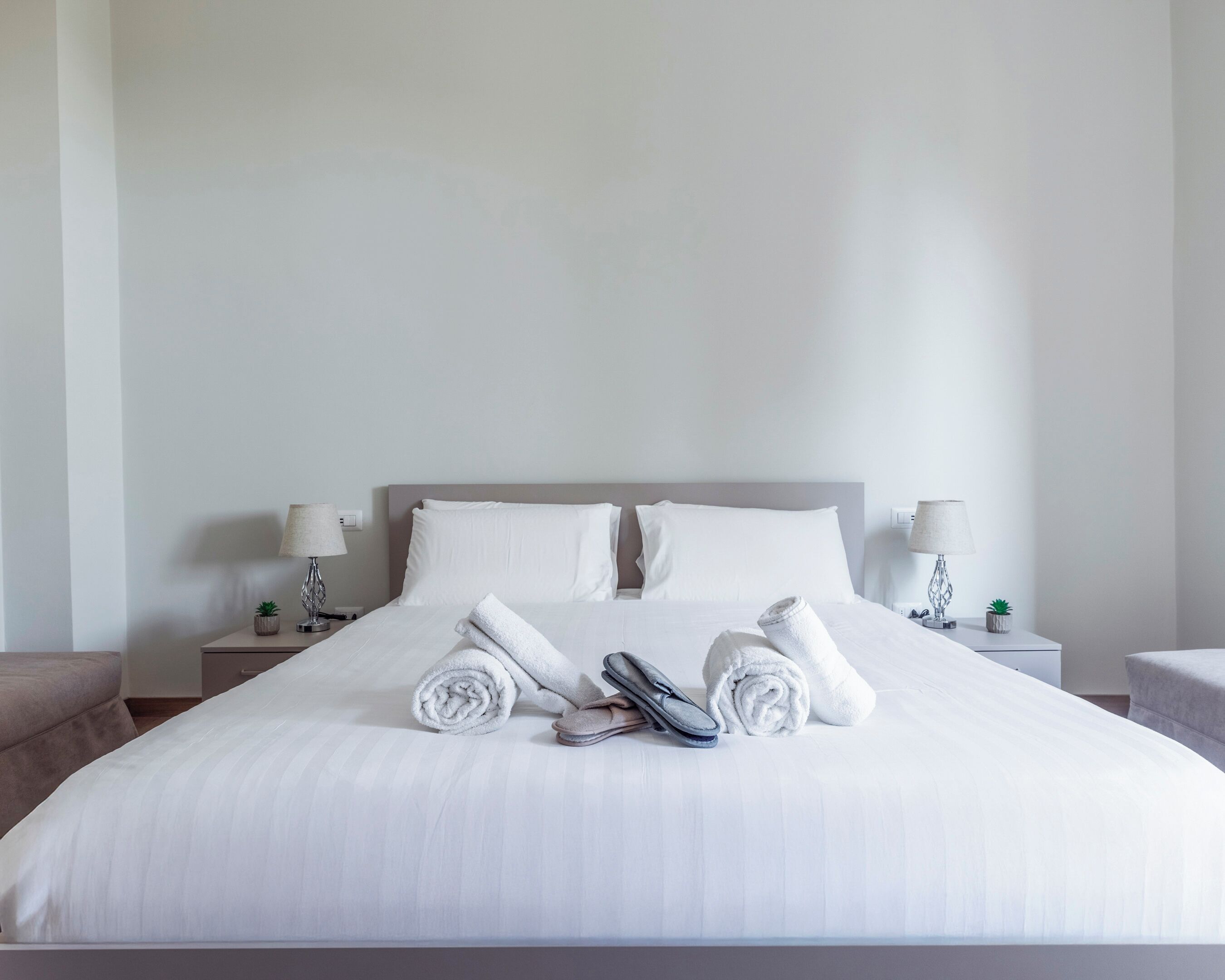 Luksusrom, rengjøring, byutsikt | Italienske Frette-laken, sengetøy av topp kvalitet og memory foam-senger