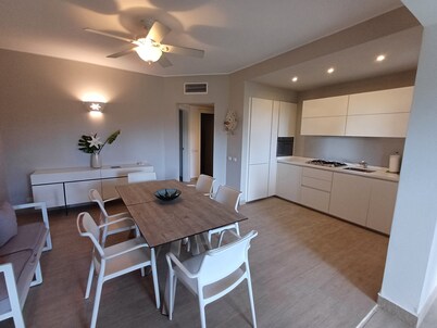 Tracadero Marina 32 Apt, 1 Hab.