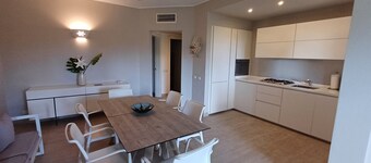 Tracadero Marina 32 Apt, 1 Hab.