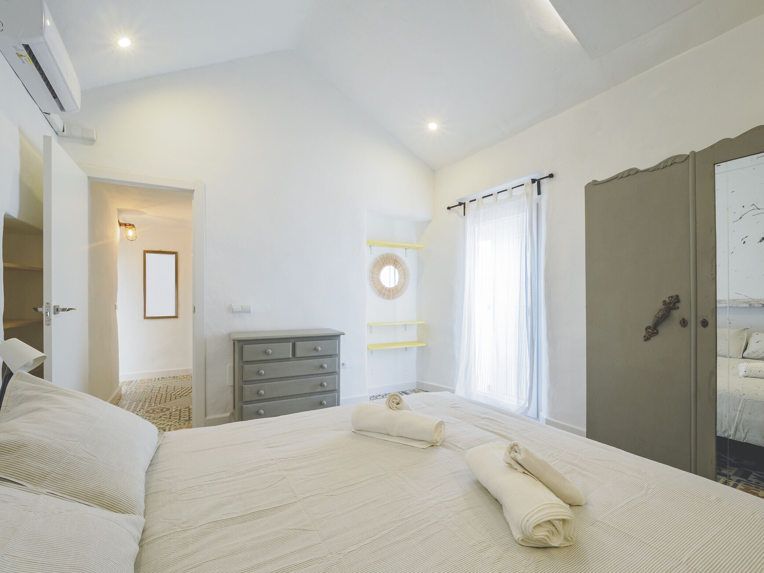 3 chambres, fer et planche à repasser, Wi-Fi gratuit, draps fournis