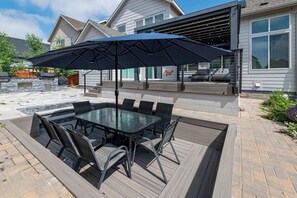 Outdoor dining - Tanner Peak: Wellness • Business • Entertainment (Brighton)