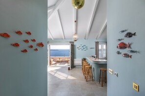 Unclassified image, 3 of 32, button