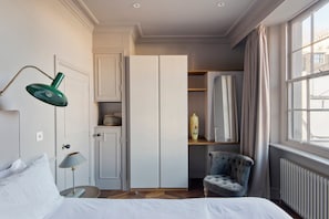1 chambre, fer et planche à repasser, accès Internet, draps fournis