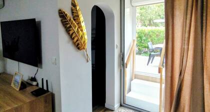 Magnificent Studio close to the sea.