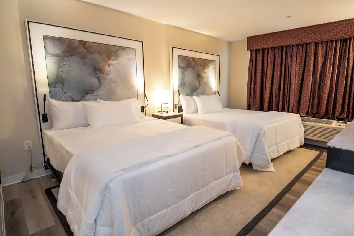 Habitación Deluxe doble | Escritorio y espacio para trabajar con un portátil