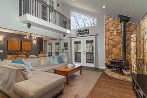 TV, fireplace, offices