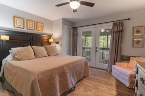 4 slaapkamers, een strijkplank/strijkijzer, reisbedje, wifi