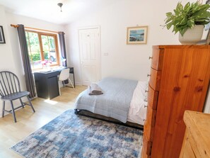 1 soverom, individuelt dekorert og individuelt innredet