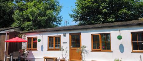 Cottage | Front of property