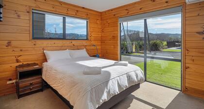 Seabreeze Surf House - Whitianga Escape