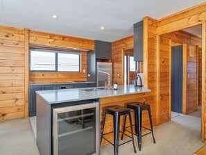 Réfrigérateur, micro-ondes, lave-vaisselle, grille-pain